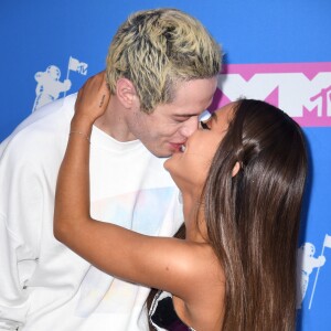 Ariana Grande séparée de Pete Davidson ? Les fans sont contents de cette supposée rupture.