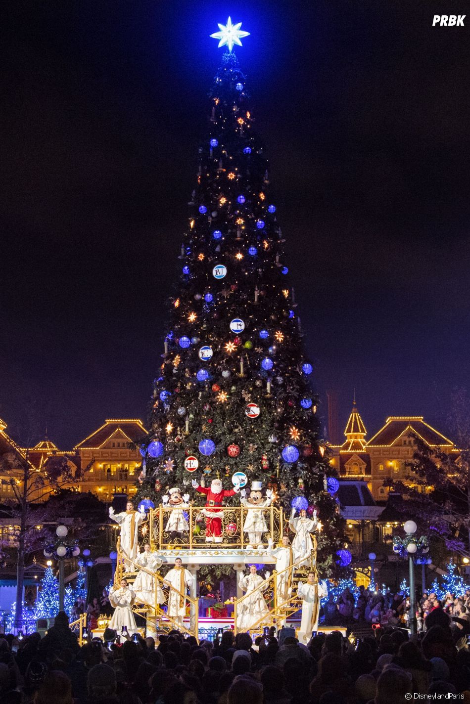 Disneyland Paris : l'illumination du sapin pour la saison de Noël 2018