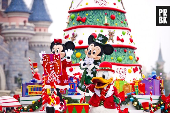 Disneyland Paris : Mickey, Minnie et Donald pendant la parade de Noël