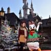 Kaya Scodelario à Disneyland Paris pour Noël et les 90 ans de Mickey