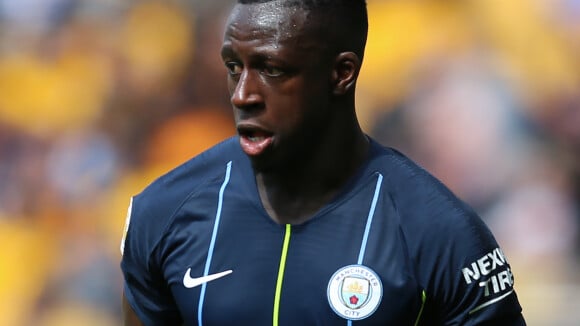 Benjamin Mendy tombe devant 500 personnes de Manchester City : la chute qui fait peur