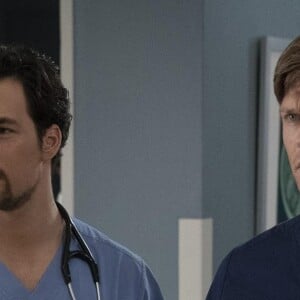Grey's Anatomy saison 15, épisode 9 : DeLuca et Link sur une photo