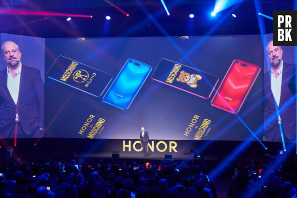 Honor x Moschino : le Honor View 20 aux couleurs de la marque italienne.