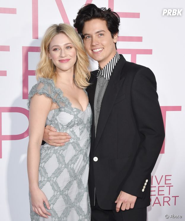 Cole Sprouse et Lili Reinhart tout sourire à l'avant-première du film Five Feet Apart le 7 mars 2019