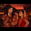 Clip "Dis moi" : Orelsan tente de reconquérir sa copine en mode Bollywood ??