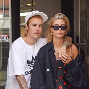 Hailey Baldwin bientôt enceinte de Justin Bieber ? Elle confie vouloir un bébé