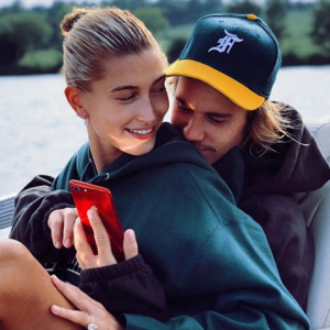 Hailey Baldwin bientôt enceinte de Justin Bieber ? Elle confie vouloir un bébé
