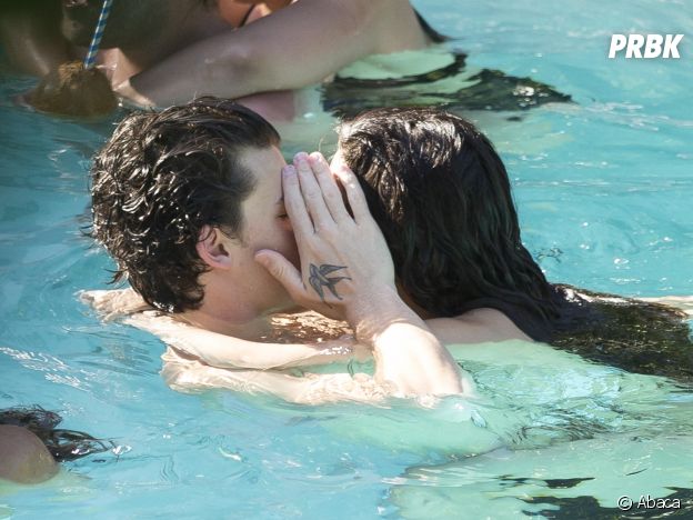Shawn Mendes et Camila Cabello en couple : ces nouvelles photos de baisers torrides et de câlins ne laissent plus aucun doute