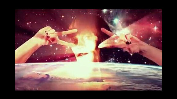 Yelle ... Regardez La Musique, son nouveau clip très GIF