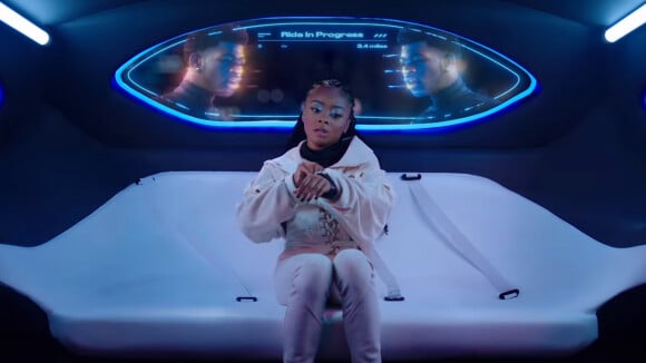 Lil Nas X invite Skai Jackson (Disney Channel) dans le clip futuriste "Panini"