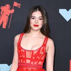 Hawkeye : Hailee Steinfeld face à Jeremy Renner dans la série de Disney+ ?