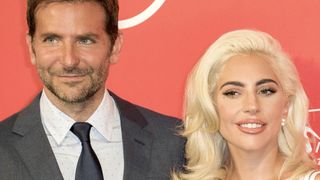 Lady Gaga et Bradley Cooper amoureux ? Elle revient sur les rumeurs