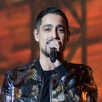 Lartiste fait une "overdose" de ses tubes "Chocolat" et "Mafiosa" : "J'en peux plus"