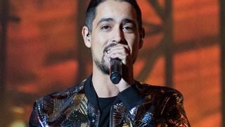 Lartiste fait une "overdose" de ses tubes "Chocolat" et "Mafiosa" : "J'en peux plus"