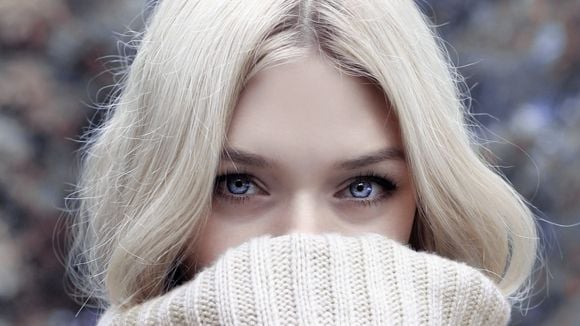 Chirurgie : on peut maintenant changer la couleur de ses yeux, en France (mais ça reste déconseillé)