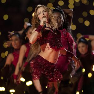 Shakira crée le buzz avec sa langue au Super Bowl 2020 : voilà ce que son geste signifie vraiment
