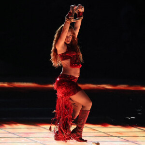 Shakira crée le buzz avec sa langue au Super Bowl 2020 : voilà ce que son geste signifie vraiment