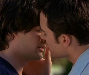Dawson : Jack et Ethan s'embrassent, c'est le premier baiser gay entre deux hommes de la télévision américaine