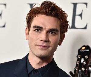 KJ Apa critiqué pour son silence sur le mouvement Black Lives Matter : il s'explique