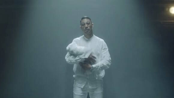Maes papa : sa belle déclaration d'amour à sa fille dans le clip "Prioritaire"
