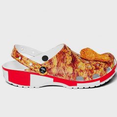 Crocs x KFC : la collab débarque (et les chaussures sentent le poulet)