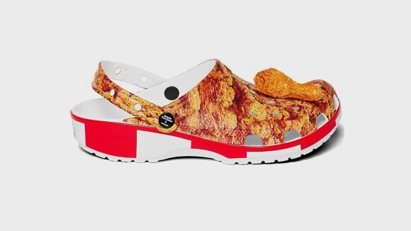 Crocs x KFC : la collab débarque (et les chaussures sentent le poulet)