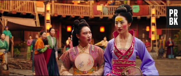 Mulan et sa soeur Xiu dans le remake