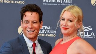 Ioan Gruffudd (Dr Harrow) plaque sa femme Alice Evans après 20 ans, elle l'affiche sur Twitter