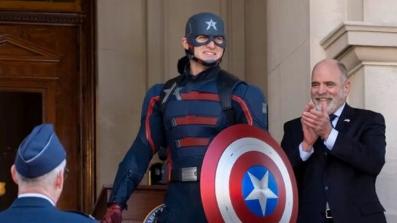 Falcon et le Soldat de l'Hiver : le nouveau Captain America, un héros que vous allez adorer détester