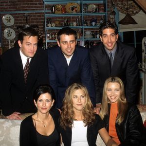 Jennifer Aniston bientôt maman de son premier enfant ? Elle aurait annoncé la bonne nouvelle aux retrouvailles de Friends