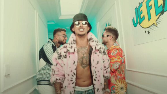 Greg Yega s'enjaille sans Maëva Ghennam dans le clip de son premier single "J'Fly" !