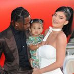 Kylie Jenner maman : elle a accouché de son 2ème et dévoile une première photo... avec un indice ?