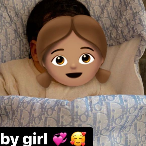 Aya Nakamura dévoile qu'elle a accouché d'une deuxième fille le 6 janvier 2022 sur Instagram