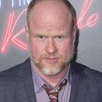 Joss Whedon "grossier" et infecte ? Il contre-attaque et s'en prend à Gal Gadot et Ray Fisher