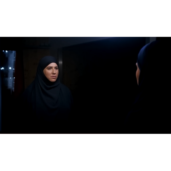 Mélanie Georgiades (Diam's) de retour avec le documentaire Salam, projeté au Festival de Cannes. Elle revient sur l'arrêt de sa carrière dans le rap, sa conversion à l'islam, son absence médiatique, ses addictions passées et ses tentatives de suicide.