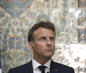 Emmanuel Macron insulté par un DJ en slip au Touquet