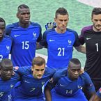 "Si je pouvais revenir en arrière..." : un joueur de l'Equipe de France regrette d'avoir joué avec les Bleus, les supporters en colère