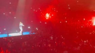 Saut dans le public, fumigènes... Le concert de Rohff à Bercy était un grand b*rdel mais surtout un grand moment