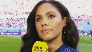 "Elle risque énormément en faisant ça" : cette journaliste star a eu le courage qu'aucun joueur n'a eu à la Coupe du Monde 2022 au Qatar