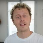 Norman Thavaud censuré par YouTube : ses vidéos sanctionnées après les accusations de viols et de corruption de mineurs