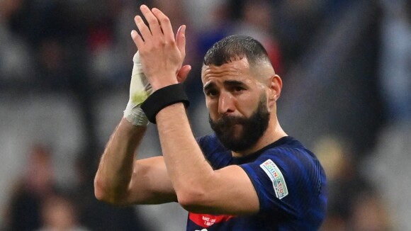 "Il avait un flingue sur la tempe" : Karim Benzema soutient ENFIN l'Equipe de France au Qatar, les supporters n'y croient pas