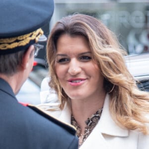 Marlène Schiappa, secrétaire d'Etat, chargée de l’Économie sociale et solidaire et de la Vie associative et le député Mathieu Lefèvre se rendent à l'association "Action Insertion Solidarité" à Champigny-sur-Marne, France, le 13 janvier 2023. © Baptiste Autissier/Panoramic/bestimage 