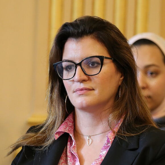 Marlène Schiappa, secrétaire d'Etat, chargée de l’Économie sociale et solidaire et de la Vie associative, rencontre les étudiants du master de l'ESS de l'université du Mans à Paris le 7 novembre 2022. © Jonathan Rebboah / Panoramic / Bestimage  