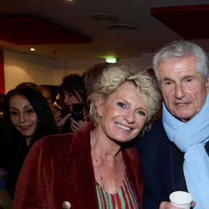 Exclusif - Sophie Davant, Claude Lelouch et William Leymergie - Cocktail - Spectacle symphonique Claude Lelouch "D'un film à l'autre" au Palais des Congrès de Paris le 14 novembre 2022. Pour Fêter ses 85 ans et 60 de carrière, Claude Lelouch a créé un ciné-concert, "Claude Lelouch - D'un film à l'autre", dans lequel la musique de ses films est jouée par l'orchestre philharmonique de Prague, au Palais des Congrès à Paris. Sur le gâteau, son chiffre fétiche : 13 car 85 ans (8+5 = 13). Claude Lelouch associe le 13 à toute sa vie professionnelle : sa société “Les films 13” et son cinéma, le “Club 13. © Moreau / Rindoff / Bestimage  Exclusive - No web en Suisse / Belgique Claude Lelouch symphonic show "D'un film à l'autre" at the Palais des Congrès in Paris on 14 November 2022. To celebrate his 85th birthday and 60 years of career, Claude Lelouch has created a cine-concert, "Claude Lelouch - D'un film à l'autre", in which the music of his films is played by the Prague Philharmonic Orchestra, at the Palais des Congrès in Paris. On the cake, his favourite number: 13 because he is 85 years old (8+5 = 13). Claude Lelouch associates 13 with his entire professional life: his company "Les films 13" and his cinema, the "Club 13. 