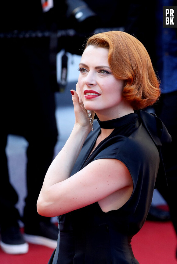 Elodie Frégé - Montée des marches du film « Benedetta » lors du 74ème Festival International du Film de Cannes. Le 9 juillet 2021 © Borde-Jacovides-Moreau / Bestimage  Red carpet for the movie « Benedetta » during the 74th Cannes International Film festival. On July 9th 2021 