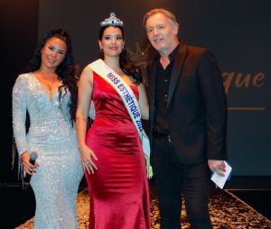 Milla Jasmine, Anaïs Bressy (Miss Esthétique 2022), Jean-Michel Maire - Première édition du concours "Miss Esthétique" consacré à la diversité de la beauté féminine à la Cigale, à Paris, France , le 27 février 2022. © Christophe Clovis / Bestimage