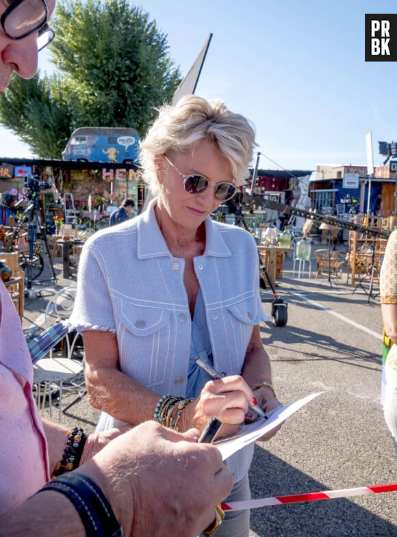 No Web - Sophie Davant sur le tournage de l'émission "Affaire conclue" aux Puces du Canal à Villeurbanne. Le 11 septembre 2022 © Sandrine Thesillat / Panoramic / Bestimage