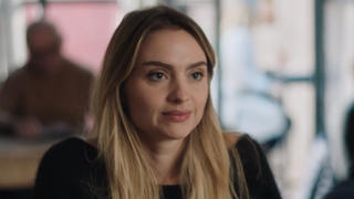 "Ils dépensent beaucoup d'énergie à parler de moi" : Aurélie Pons (Ici tout commence) victime de haters, elle se confie sur sa relation avec les fans