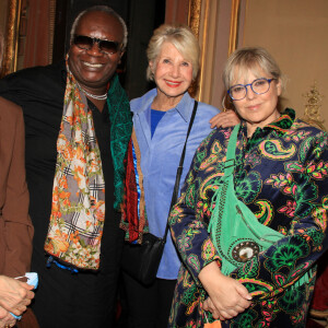 Viviane Blassel, Magloire, Danièle Gilbert, Laurence Boccolini - People au défilé de mode Fabienne.Thibeault Pictur Elle 2022 femmes rondes à la mairie du 8ème arrondissement de Paris le 5 avril 2022. © Philippe Baldini / Bestimage 