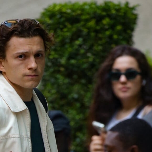 Exclusif - Tom Holland se promène dans les rues de New York le 30 mai 2023. 
